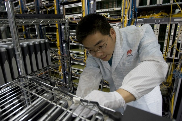 L’UE reporte une enquête sur les entreprises chinoises de télécommunication en raison de cyberespionnage